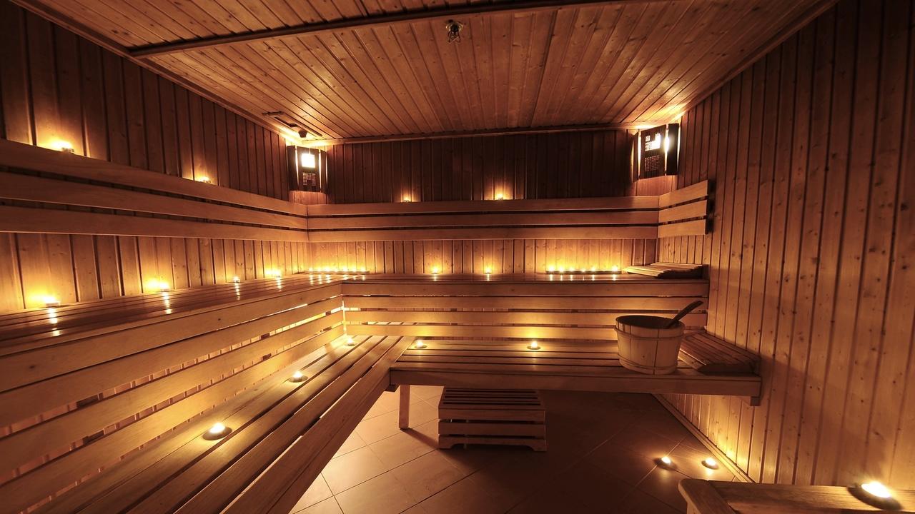 eF87cT6HTZ2HexaSqDw3 benefits of saunas infrared dry heat shock therapy exposure health alex fergus 19734